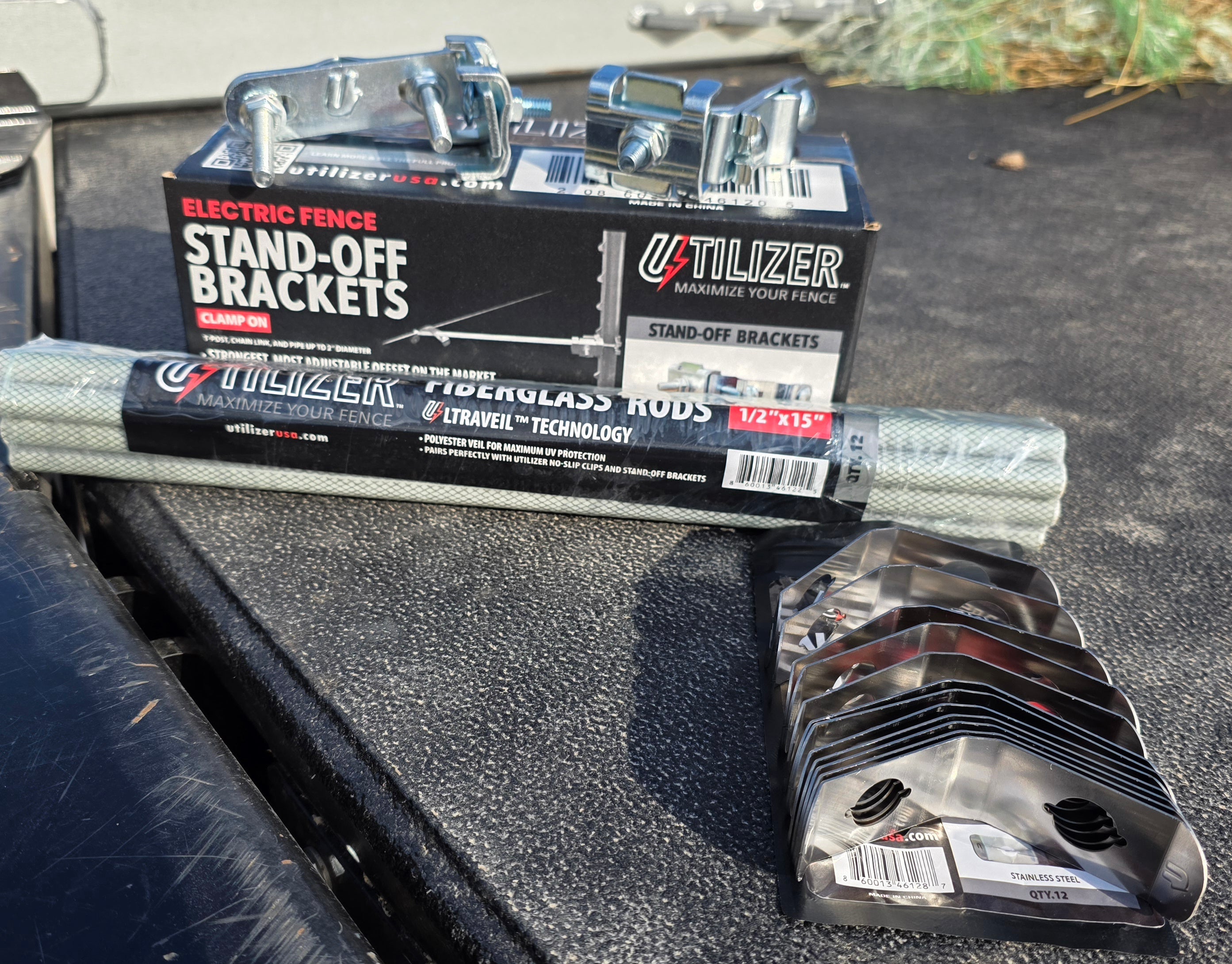 Utilizer Build It Better Bundle – 12 Offset Kit (Complete Electric Fence System)