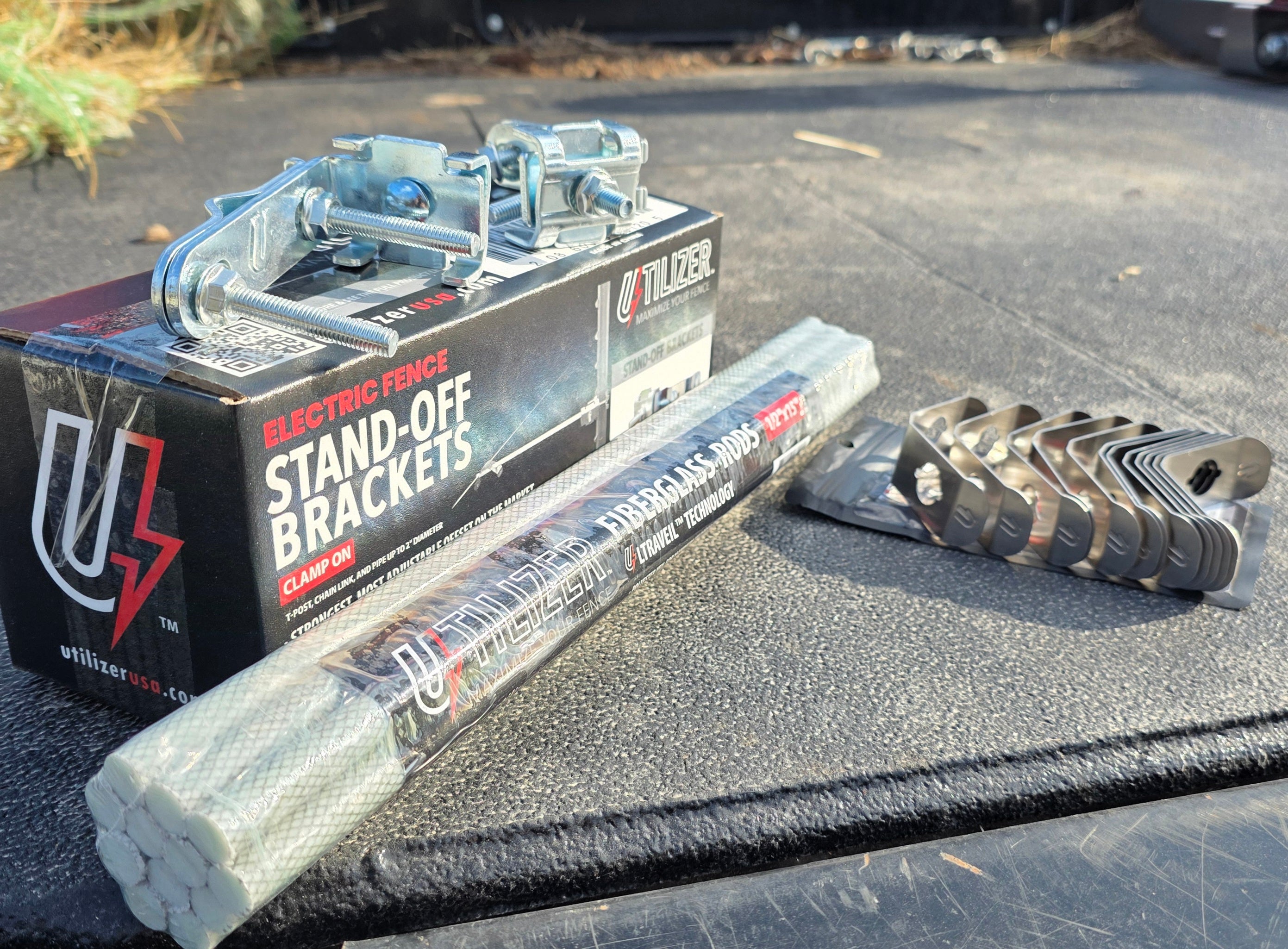 Utilizer Build It Better Bundle – 12 Offset Kit (Complete Electric Fence System)